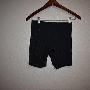 2XU Mens Undershorts Medium  EUC  Clean pet/smoke-free home
